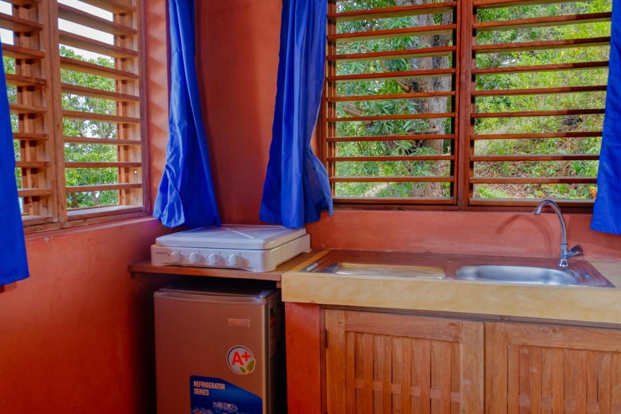 Colibri Lodge Ambatoloaka  Exteriör bild